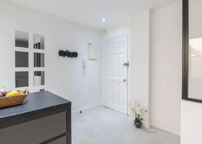 Beautiful 2br - 20 Meters From - In Center *