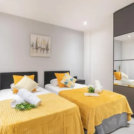 Beautiful 2br - 20 Meters From - In Center Fuengirola