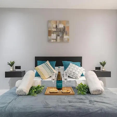 Beautiful 2br - 20 Meters From - In Center *