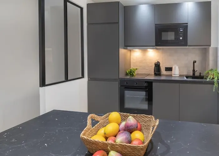 Beautiful 2br - 20 Meters From - In Center Appartement *