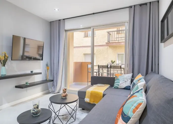 Daire Beautiful 2br - 20 Meters From - In Center